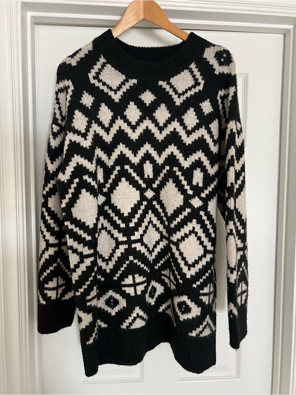 H&M Black & Cream Geometric Knit Sweater - Women